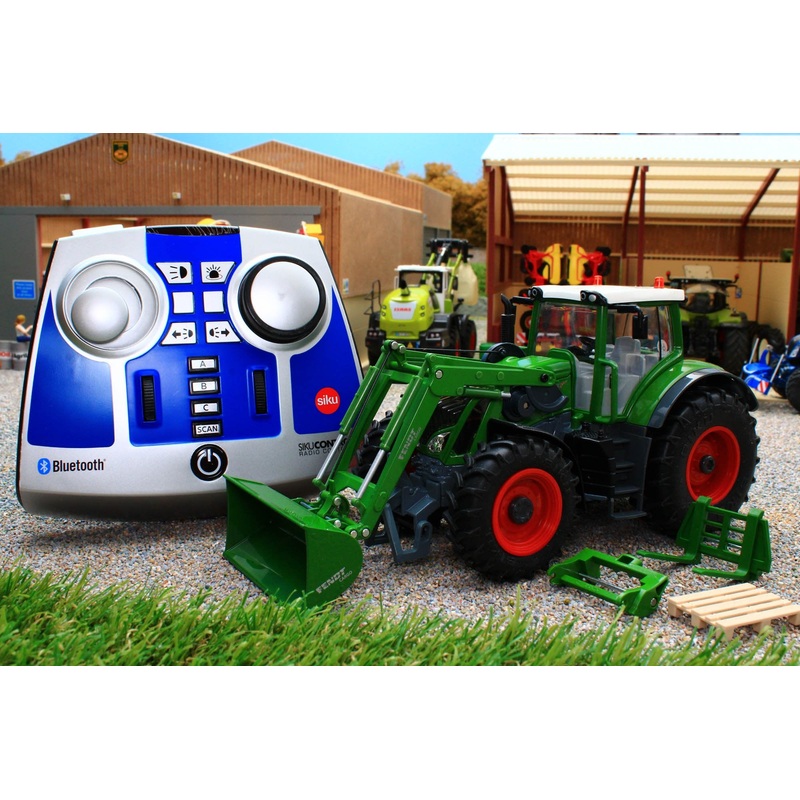 6796 Siku Remote Control Bluetooth Fendt 933 with loader and BT Hand Controller