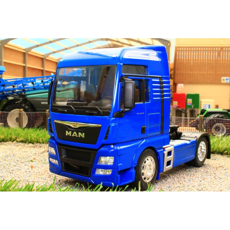 WEL32650SB WELLY MAN TGX 18.440 4X2 LORRY IN BLUE