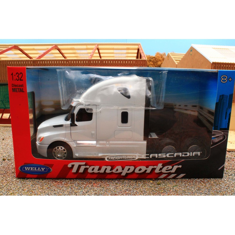 WEL32695W Welly 1:32 Scale Freightliner Cascadia 6 x 4 Lorry in White