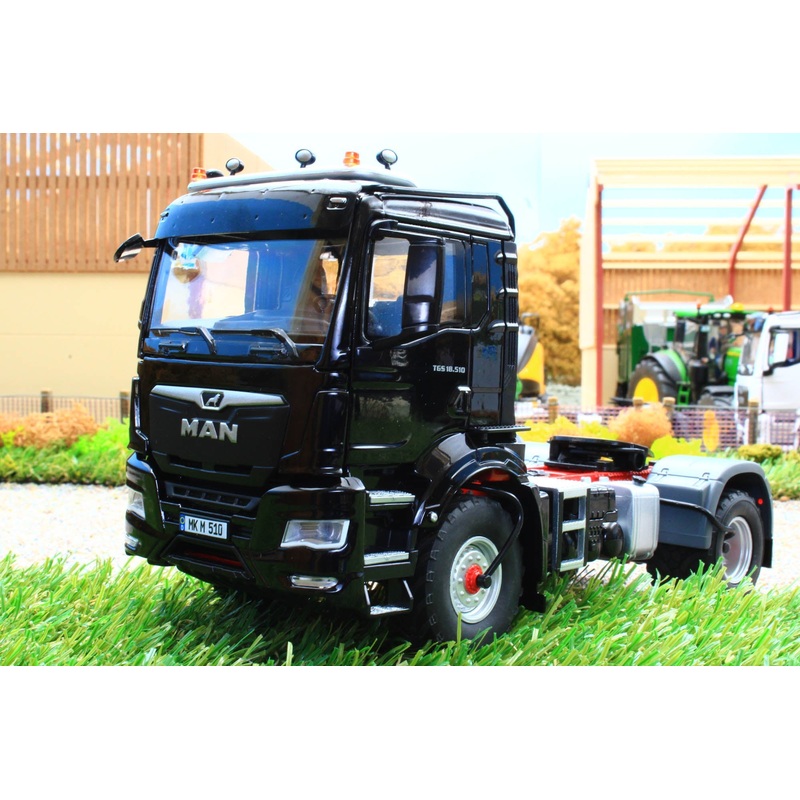W07651 Wiking MAN TGS 18.510 4x4 2 Axle Lorry Tractor Unit in Black